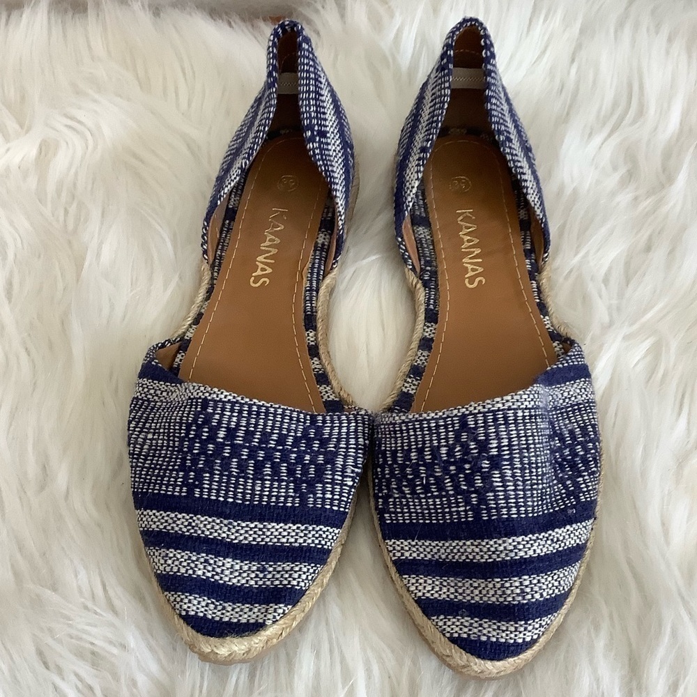 NWOB Kaanas Tahiti Blue & White Woven Boho Pattern Espadrille Flats Sz-9